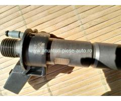 0445118016 8514151 Injector BMW X1 X5 BMW Seria 7 G11 G12 F20 F30 F31 Motor 2993 ccm