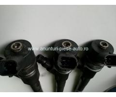 Injector Bosch Cod 0445110085 2367033010 Toyota Avensis Corolla Rav 4 II 2.0 D-4D