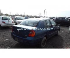 Dezmembrez Renault Clio II, an 2000, motorizare 1.4