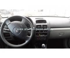Dezmembrez Renault Clio II, an 2002, motorizare 1.4 16V