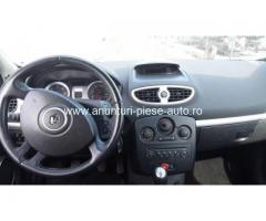 Dezmembrez Renault Clio III, an 2006, motorizare 1.5 DCI