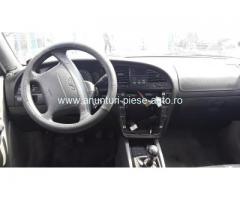 Dezmembrez Daewoo Nubira, an 2004, motorizare 1.6