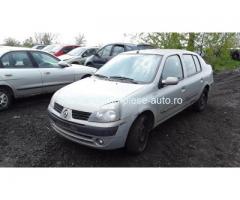 Dezmembrez Renault Clio II, an 2006, motorizare 1.5 DCI