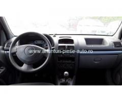 Dezmembrez Renault Clio II, an 2006, motorizare 1.5 DCI