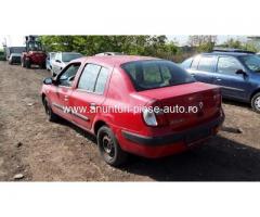 Dezmembrez Renault Clio II, an 2004, motorizare 1.5 DCI