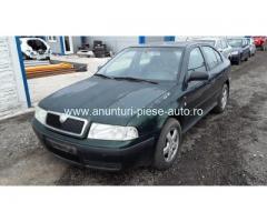Dezmembrez Skoda Octavia, an 2002, motorizare 2.0