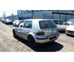 Dezmembrez Volkswagen Golf IV, an 2000, motorizare 1.6