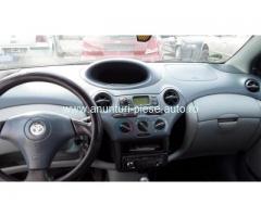 Dezmembrez Toyota Yaris ,an 2000 , motorizare 1.0 16V ,  Benzina , kw 48