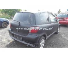Dezmembrez Toyota Yaris ,an 2000 , motorizare 1.0 16V ,  Benzina , kw 48