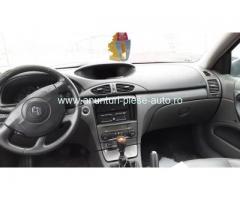 Dezmembrez Renault Laguna II, an 2003, motorizare 1.9 DCI, Diesel, kw 85