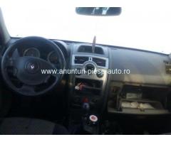 Dezmembrez Renault  Megane II ,an 2004