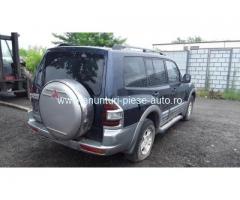 Dezmembrez Mitsubishi Pajero III
