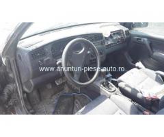Dezmembrez Volkswagen Golf III